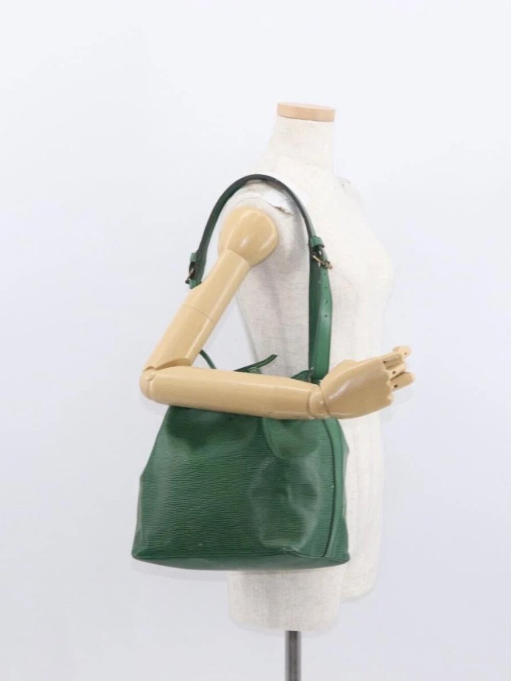 LOUIS VUITTON Epi Petit Noe Shoulder Bag Green M44104 LV Auth ep12277